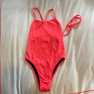 JOLYN dayno 3 tieback